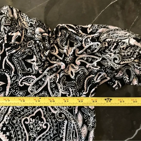 Jones New York Women’s Black and White,Pink Paisley Floral Blouse Size X1 boho - Picture 11 of 13